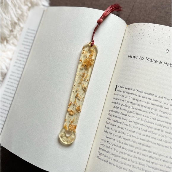 Handcrafted Botanical Animal Paw Bookmark - Picture 3 of 5